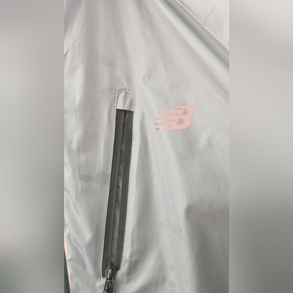 New Balance Men's Gray and Black Lined Windbreaker - Full Zip Size XL - Picture 10 of 12
